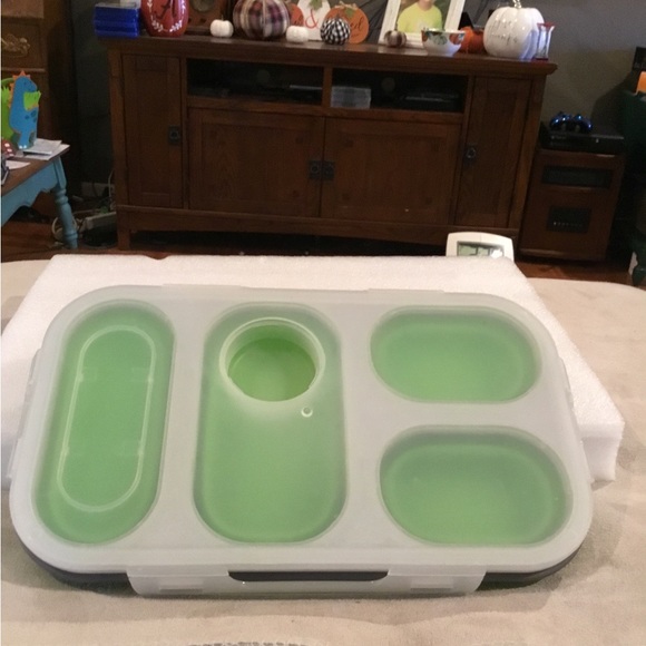 Silicone Covered interlocking tray with lid. - Picture 5 of 7